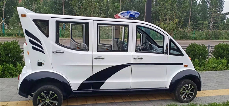 曲松警用巡逻车